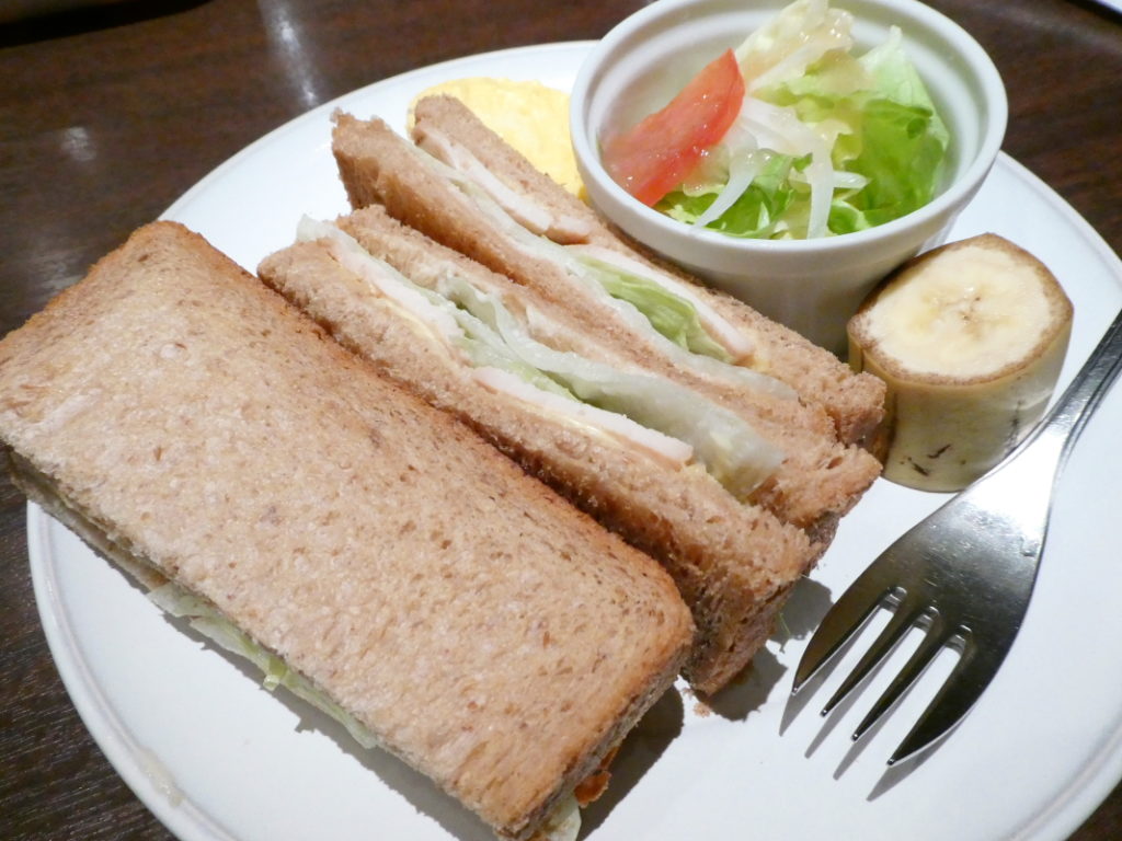 Cafe Miyama カフェ ミヤマ 新宿南口駅前店 甲州街道沿いの駅近の喫茶店の全粒粉ホットサンド 新宿区 すきなものたち