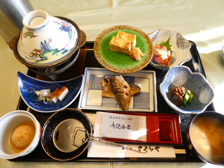 さくらや旅館 朝食編 老舗らしい正統派の和朝食 朝の光に包まれながらの部屋食 熱海温泉 すきなものたち